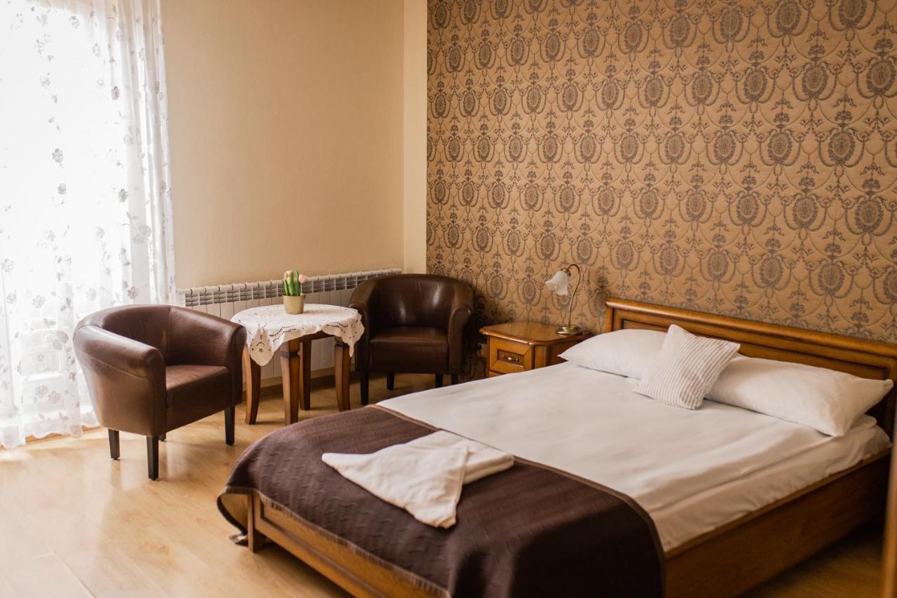 Hotel Przedzamcze Dzialdowo Exteriör bild