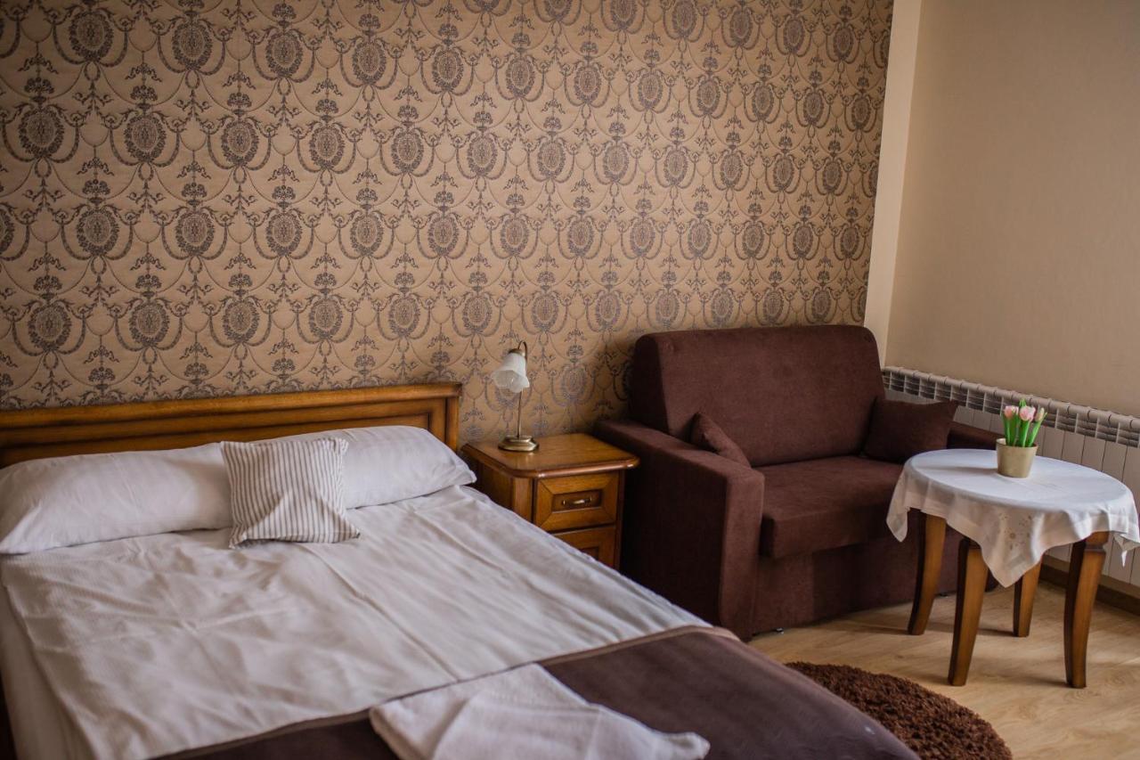 Hotel Przedzamcze Dzialdowo Exteriör bild