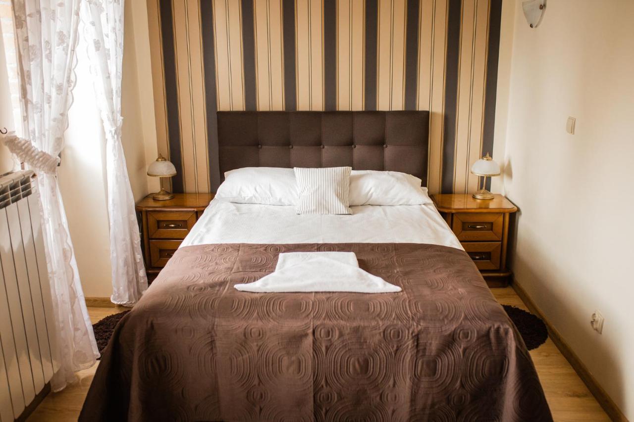 Hotel Przedzamcze Dzialdowo Exteriör bild