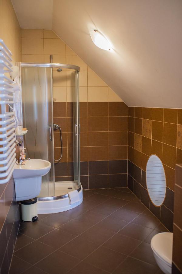 Hotel Przedzamcze Dzialdowo Exteriör bild